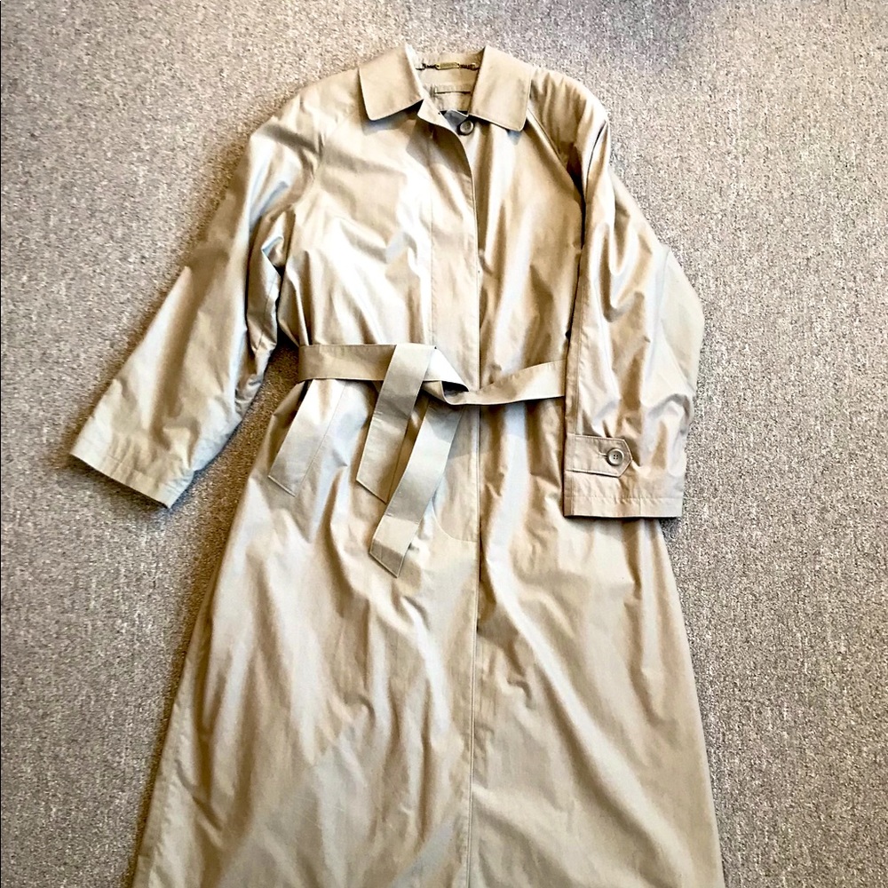 ❤️SOLD❤️London Fog Trench Coat
